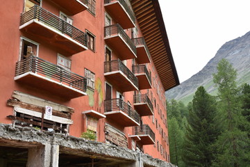 Südtirol, Martell, Matrtelltal, Lost Place, Hotel, Paradiso, Val Martello, Fenster, baufällig,...
