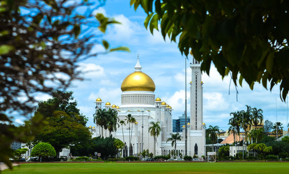 Omar Ali Saifuddien Mosque