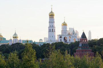 Fototapeta na wymiar View to Moscow Kremlin from Zaryadie park