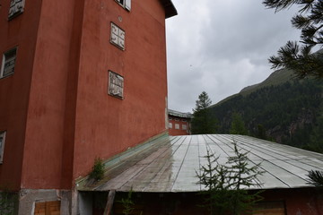Südtirol, Martell, Matrtelltal, Lost Place, Hotel, Paradiso, Val Martello, Fenster, baufällig,...