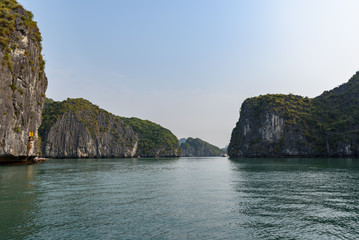 Vue rapproch&eacute;es de la baie d'Ha Long et de la baie de Lan Ha