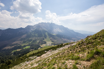 Fototapeta na wymiar view of Gruppo del Catinaccio Rosengarten Group Dolomites, Italy, Hirzelweg