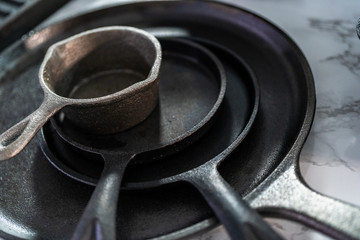 Cast iron frying pan