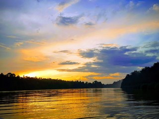 Obraz premium sunset over lake