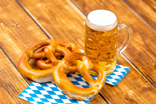 Bierbrezel Bilder – Durchsuchen 38,306 Archivfotos, Vektorgrafiken und ...