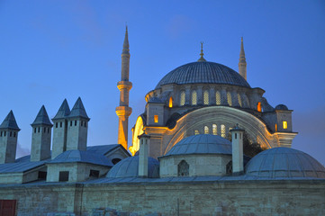 Fototapeta na wymiar Nuruosmaniye Mosque at night with good light. Istambul Turkey. 