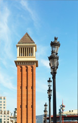 Fototapeta na wymiar pillars on the sPlaza de Espana in Barcelona