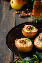 Baked pears with ricotta and walnuts