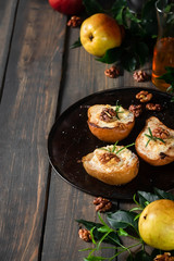Baked pears with ricotta and walnuts