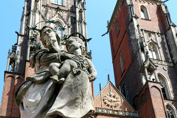 Wroclaw Cathedral, statue of virgin mary and jesus, statue, architecture, sculpture, monument, city, building, church, history, art, old, historic
