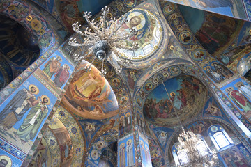 Fototapeta na wymiar Voûtes de l'église Saint-Sauveur à Saint-Pétersbourg, Russie