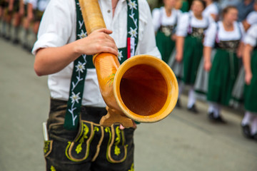Alphorn - Allgäu - Tracht - Umzug - Tradition