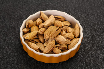 Unpeeled Almonds nuts