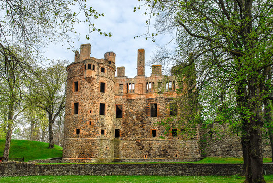 Exterior view of Huntly Castle in Ruins, Huntly, Aberdeenshire, Esc&oacute;cia