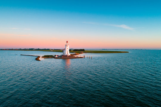 Lighthouse Paard van Marken