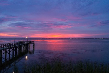 Fototapeta na wymiar sunset on Mobile Bay 