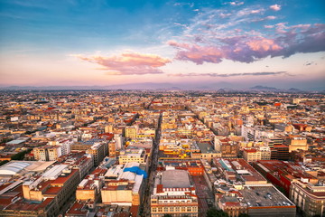 Obraz premium Panoramic view of Mexico City from the observation deck at the top of Latin American Tower (Torre Latinoamericana)