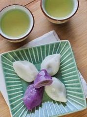 한국의 음식 송편과 녹차