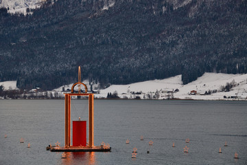 Schwimmende Adventskerze im Salzkammergut