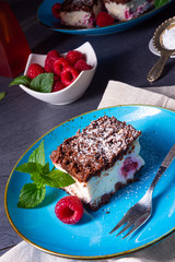 cheesecake with raspberries mascarpone and chocolate