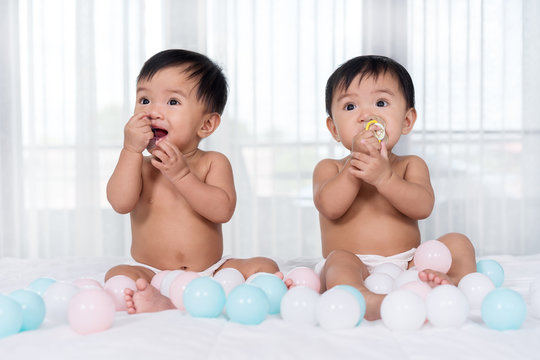 Asian Baby Twins Images – Browse 754 Stock Photos, Vectors, and Video |  Adobe Stock