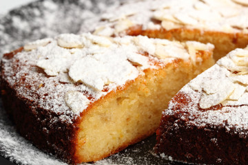 Lemon Cake with Almonds