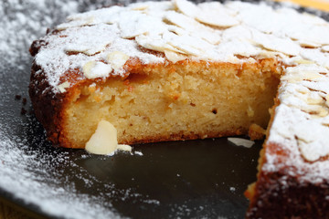 Lemon Cake with Almonds