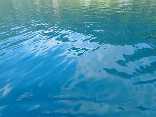 山梨県　美しい本栖湖