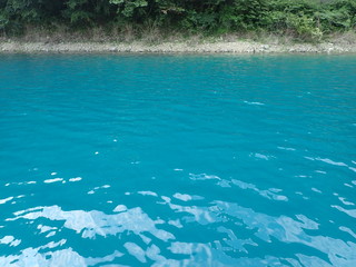 山梨県　美しい本栖湖