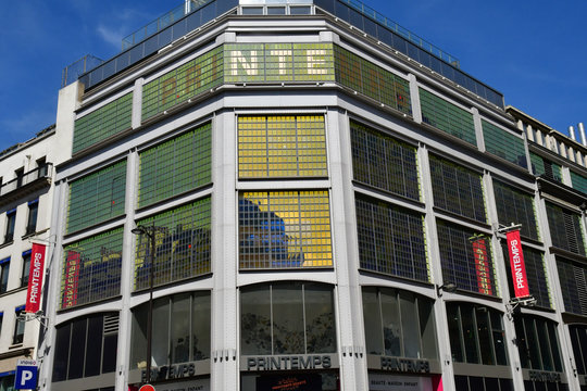  Paris; France - August2 2018 : Famous Department Store, Le Printemps