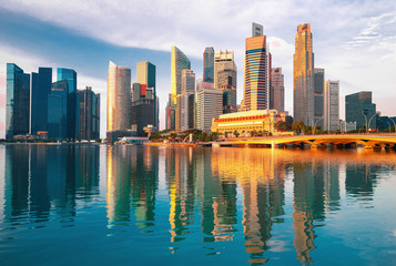 Fototapeta na wymiar Amazing Singapore skyline with reflectin in water, Singapore