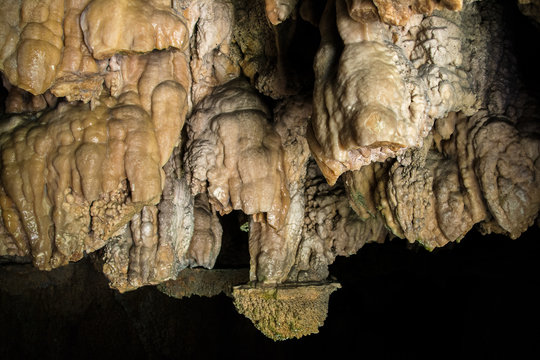 H&ouml;llgrotten Baar Tropfsteinh&ouml;hle 