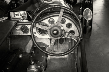 Blick ins Cockpit eines Rennwagens