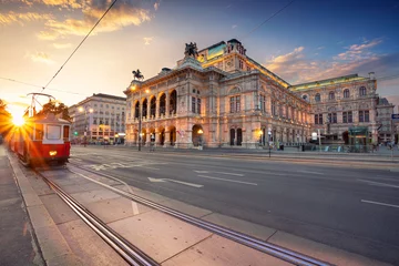 Papier Peint photo Lavable Vienne Vienne, Autriche. Image de paysage urbain de Vienne avec l& 39 Opéra national de Vienne pendant le coucher du soleil.