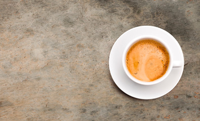 Kaffeetasse auf Rosa Hintergrund