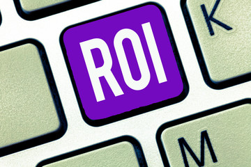 Writing note showing Roi. Business photo showcasing Performance measure used to evaluate the efficiency of an investment.