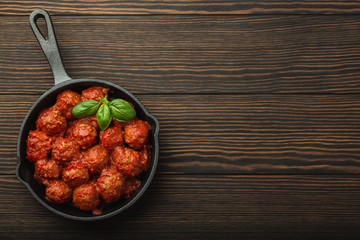 Meatballs in tomato sauce
