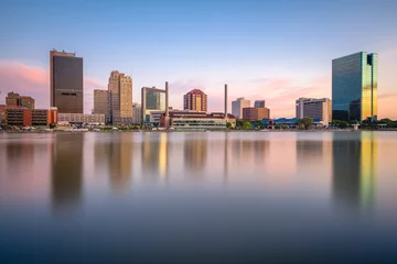 Fotobehang Toledo, Ohio, USA Skyline op de rivier © SeanPavonePhoto