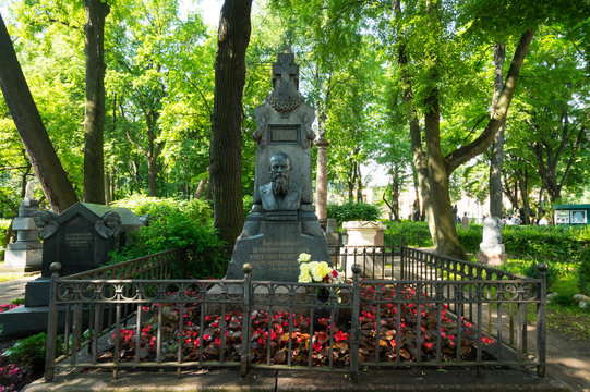 Tichwiner Friedhof, Friedhof der Künstler Sankt Petersburg, Russland