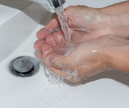 Hygiene - Hände waschen gegen Bakterien