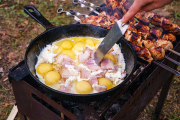 camping breakfast bacon egg