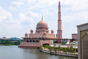 Fototapeta na wymiar View of Putra Mosque in Malaysia