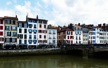 Fototapeta na wymiar Quay of Nive river in Bayonne