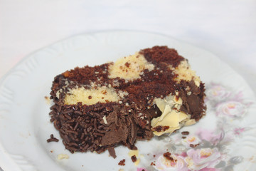 Bolo xadrez de chocolate com leite