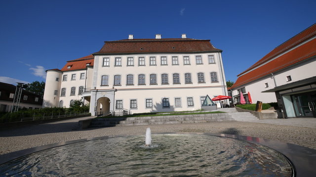 Brunnen vor dem Schloss Gro&szlig;laupheim