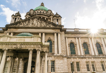Fototapeta na wymiar Sun shines on Belfast City Hall
