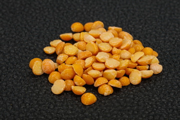 Raw dry peas for cooking