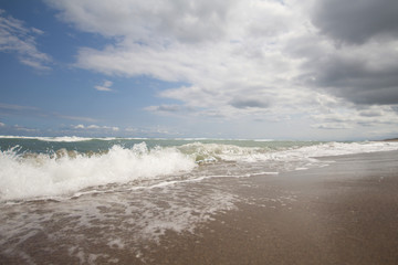 Fototapeta na wymiar scenic view of the sea and waves