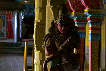 Obraz na płótnie Canvas Stone carved statue in Hindu Temple - Guardian deities 