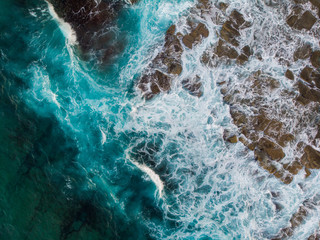Fototapeta premium waves on rocks